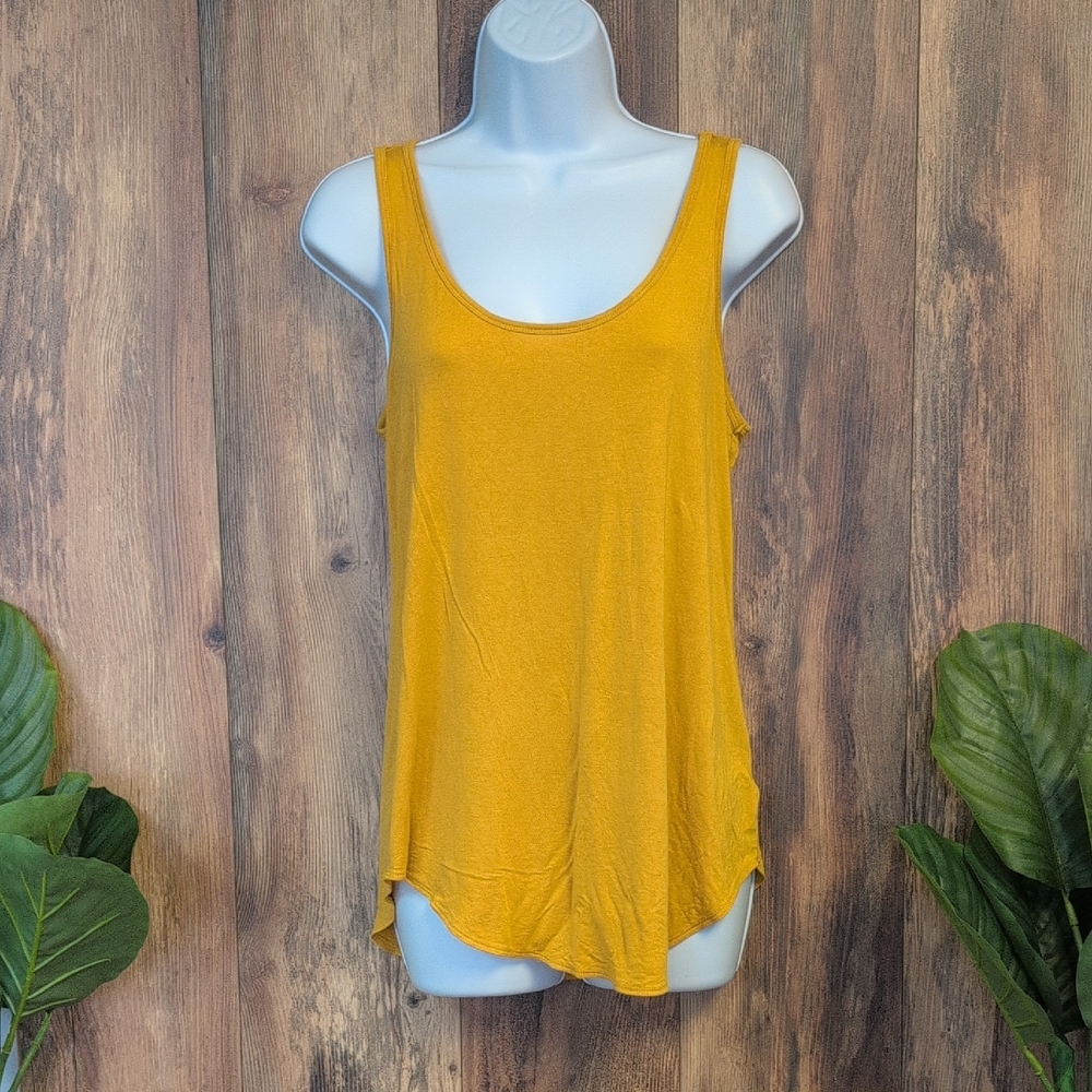 Old Navy Luxe Mustard Flowy Tank Top S C541